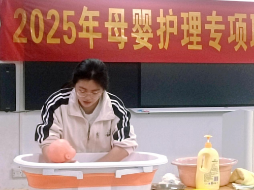 我校考生首迎母婴护理专项能力认定考核