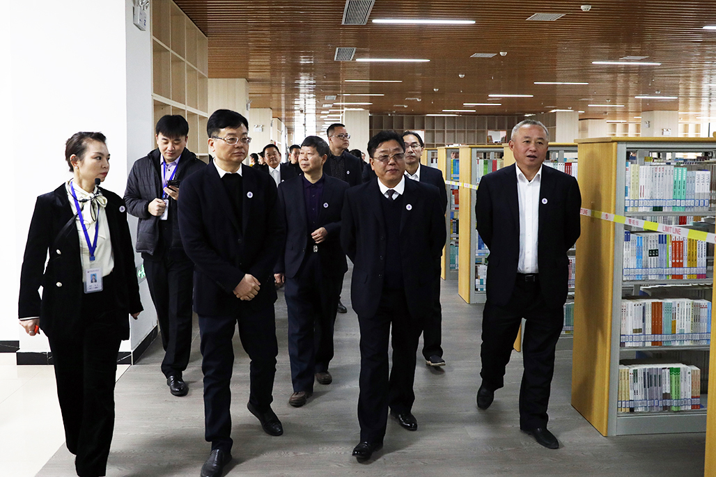 衡阳幼儿师专图书馆全新试开放，迎来首批读者